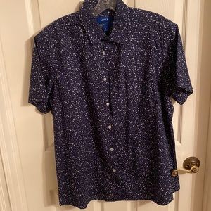 Dope shirt with lil flowers L